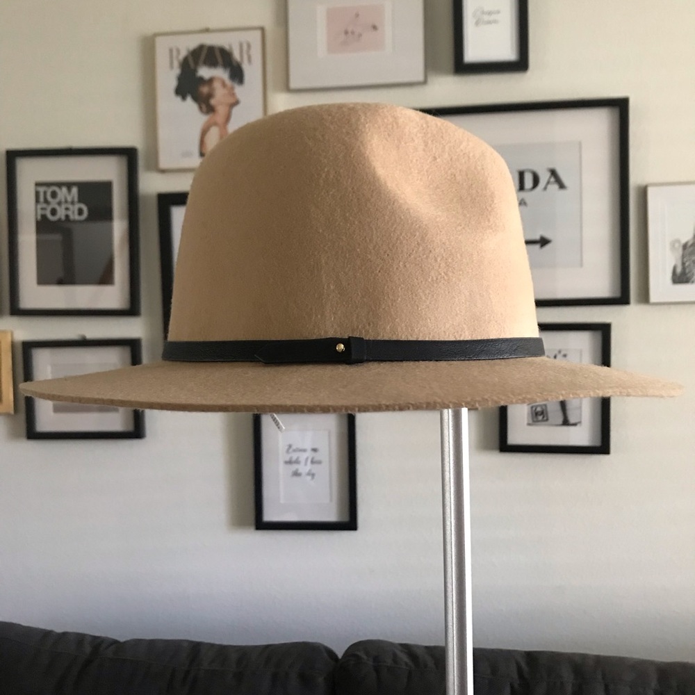 New without tags Banana Republic Andrea Felt Hat - Picture 2 of 4